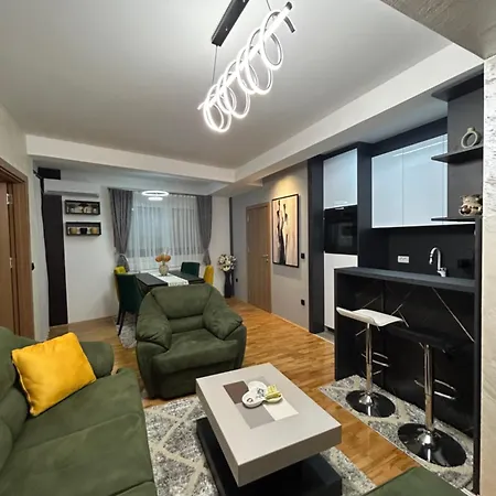 Karenjina 아파트 *